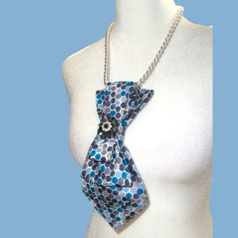 “Dainty Dapper”Blue Hexagon Patterned Necktie Nec… - image 6